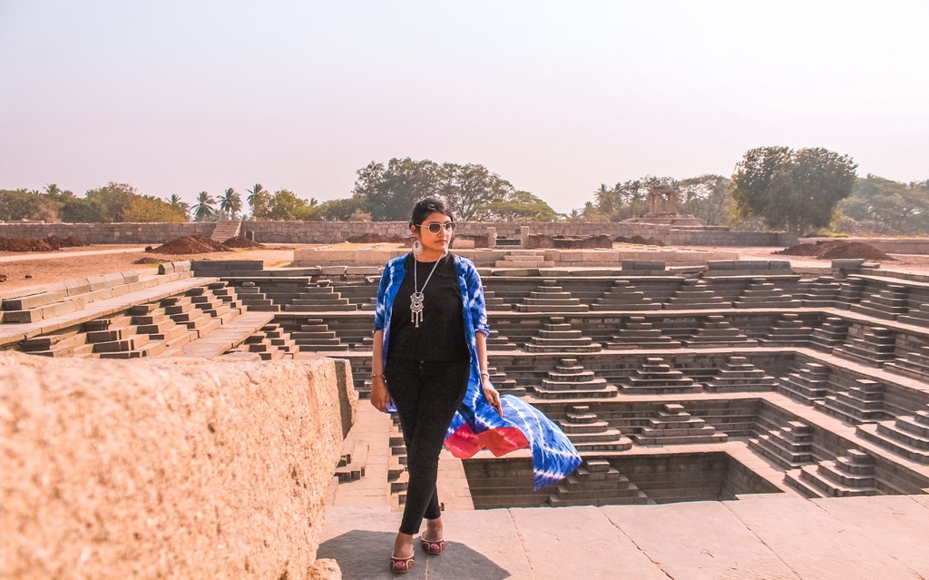 Stepped tank in Hampi itinerary for 2 days