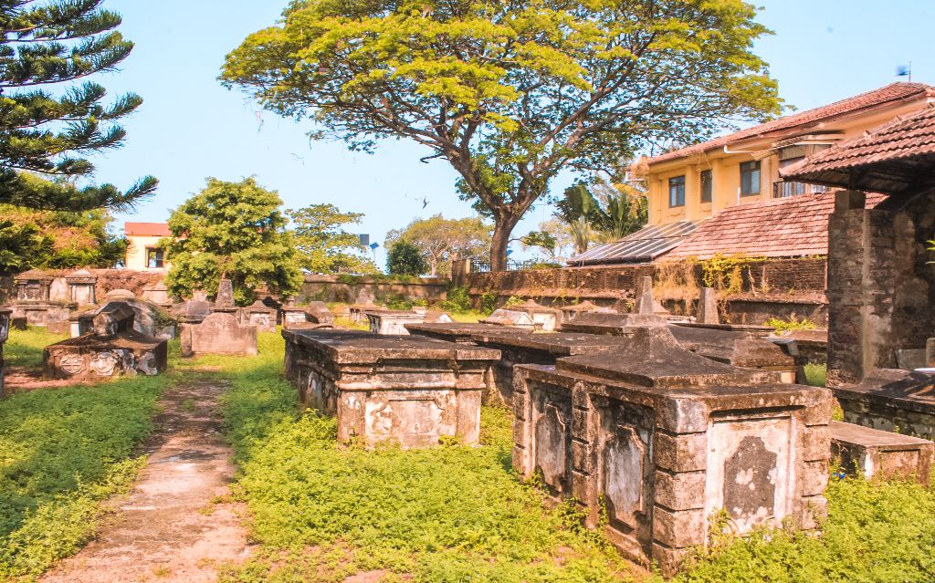 Dutch cemetery - Places to visit in Fort Kochi and Mattancherry