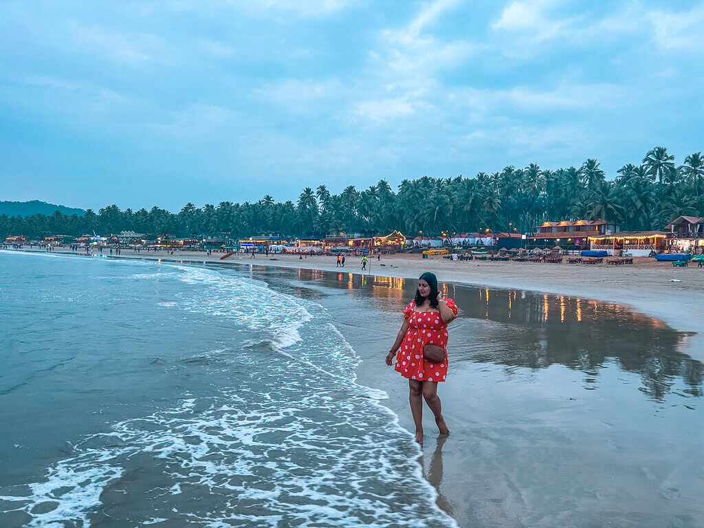 Things to do at Palolem beach Goa - Walk along the Palolem Goa coastline