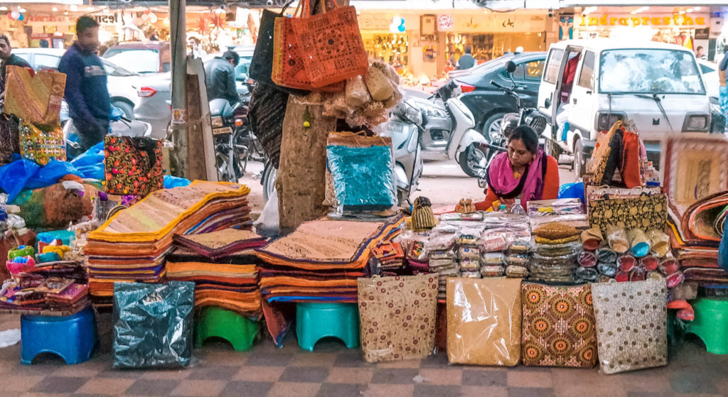 New Delhi Travel Guide - Shopping markets in Delhi