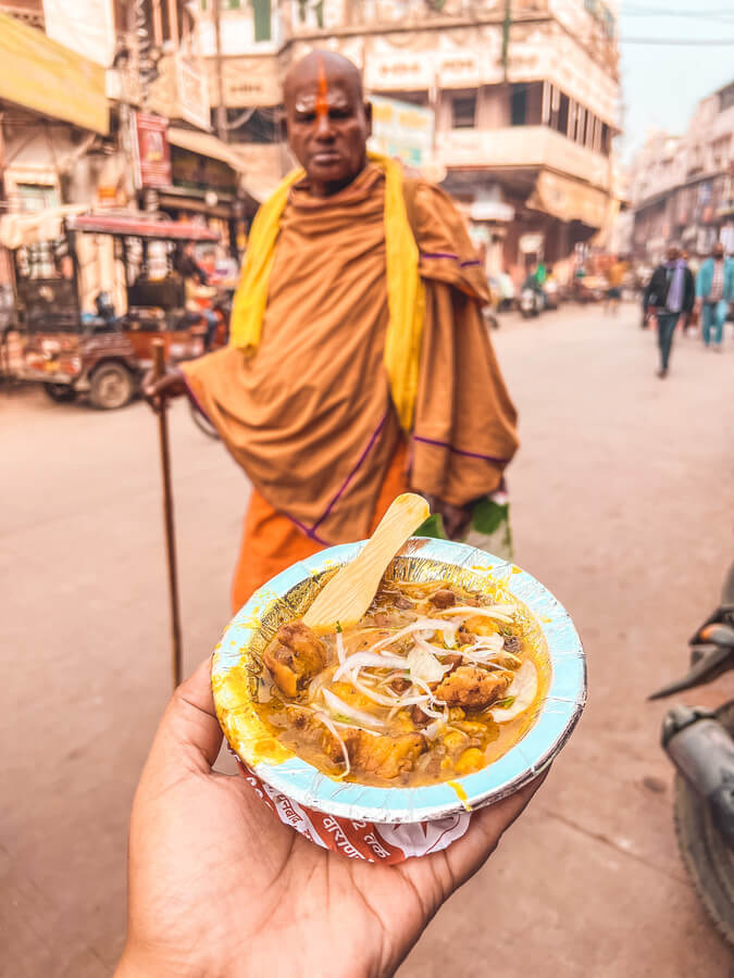 Varanasi street food to try - Kachori sabzi