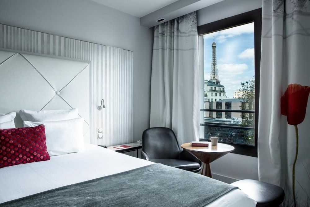 Le Parisis - Budget Hotel with Views of Eiffel Tower in Paris, France