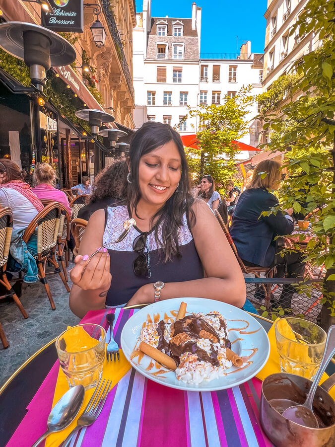 Where to eat in Paris - Parisian cafe in the Le Marais neighbourhood