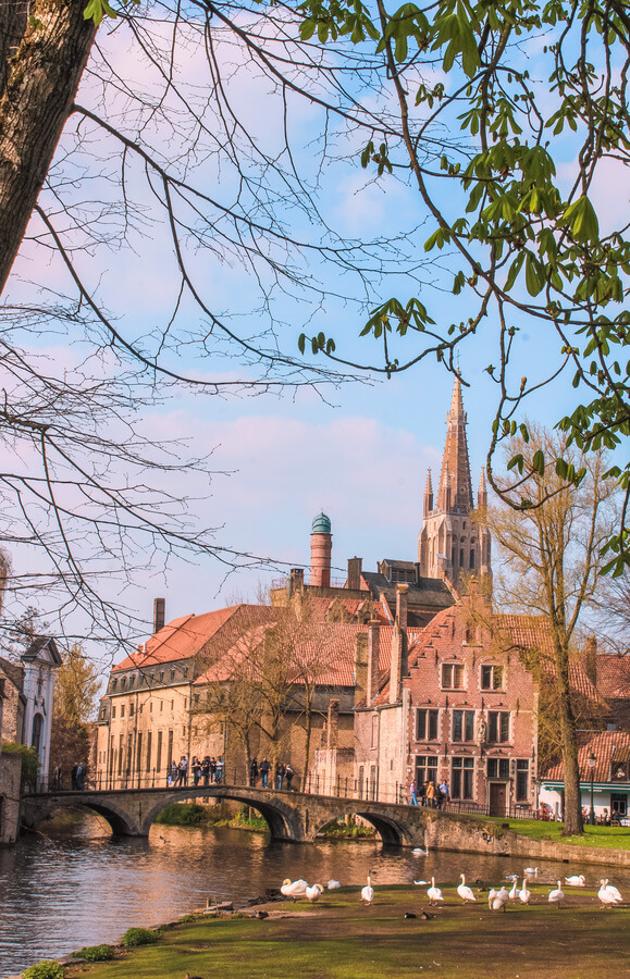 Things to do in Bruges 1 day itinerary - Minnewater park and lake of love